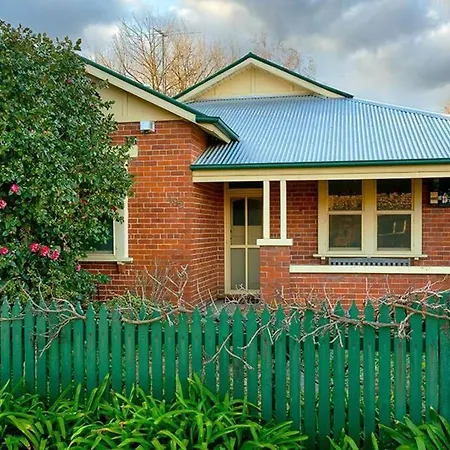 Classic On George Albury Exterior photo